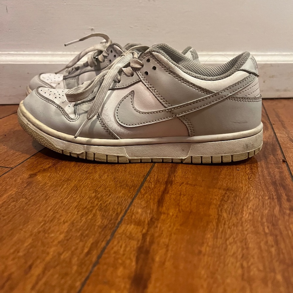 Nike dunks light grey white
